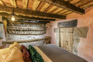 Llit o llits en una habitació de Can Rubio, Les Encies