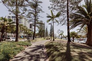 Garður fyrir utan 'Key Point' - Tranquil Getaway - Mooloolaba