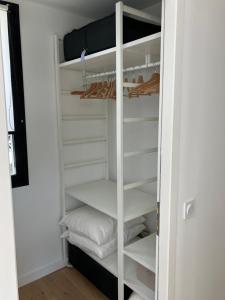 Postel nebo postele na pokoji v ubytování Suite autonome accès piscine + 7 fotografií