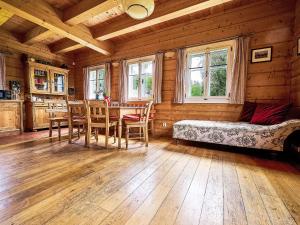 Posezení v ubytování Chalet Sluneční vršek by Interhome