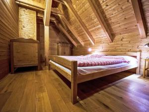 Postel nebo postele na pokoji v ubytování Chalet Sluneční vršek by Interhome