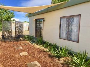 Cute Private Studio Flat with AIRCON!外面的花园