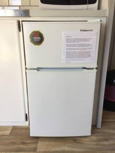 Cute Private Studio Flat with AIRCON!的厨房或小厨房