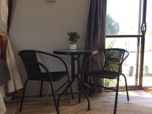 Cute Private Studio Flat with AIRCON!的休息区