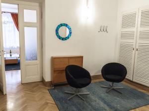 Posezení v ubytování Apartment Manes Residence by Interhome