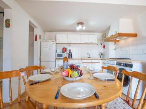 Kuchyň nebo kuchyňský kout v ubytování Apartment Les Mimosas by Interhome + 16 fotografií