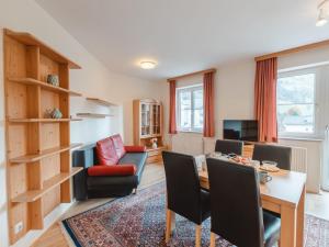 TV a/nebo společenská místnost v ubytování Apartment Stefanie Top 8 by Interhome + 34 fotografií