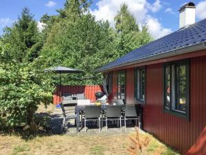 Zahrada ubytování Holiday Home Patti - 150m from the sea by Interhome