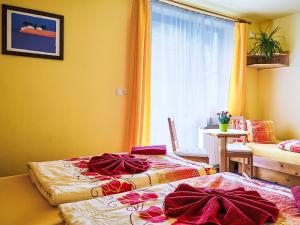Posteľ alebo postele v izbe v ubytovaní Apartment Alice I- by Interhome