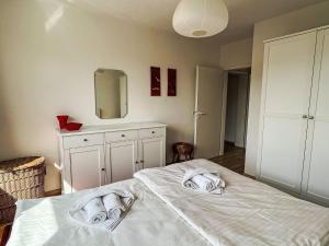 Postel nebo postele na pokoji v ubytování Apartment Karsten by Interhome