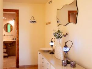 Ein Badezimmer in der Unterkunft Apartment Belle Vue by Interhome