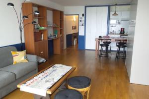Kuchyň nebo kuchyňský kout v ubytování Studio sur la corniche Concarneau - Beghoff