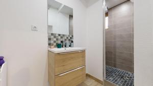 Bilik mandi di Hyper Centre Avec Terrasse +23 gambar