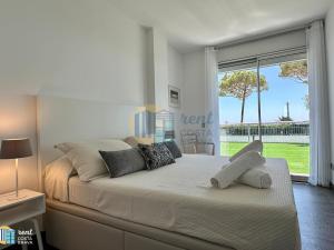 Postel nebo postele na pokoji v ubytování Apartamento Nereides by Rent Costa Brava