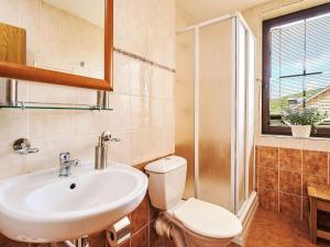 Kúpeľňa v ubytovaní Apartment Alice III- by Interhome