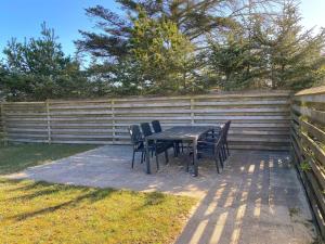 Zahrada ubytování Holiday Home Justine - 600m from the sea by Interhome