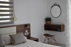 Imagen de la galería de Karpouzi Seaview Apartments, en Polychrono