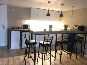 Imagen de la galería de Batroun Loft Guest House, en Batroun 28 fotos más