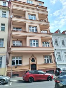 Budova, v ktorej sa apartmán nachádza