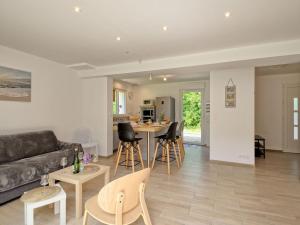 Χώρος καθιστικού στο Holiday Home Kermorvan by Interhome