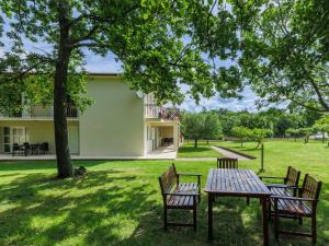 Zahrada ubytování Apartment Macini-4 by Interhome