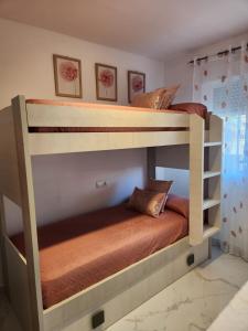 Posteľ alebo postele v izbe v ubytovaní ÁTICO DUPLEX ESPECTACULAR MARMOLADO con PISCINA PRIVADA!