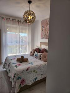 Posteľ alebo postele v izbe v ubytovaní ÁTICO DUPLEX ESPECTACULAR MARMOLADO con PISCINA PRIVADA!