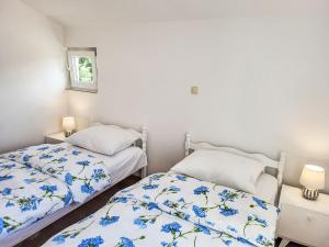 Posteľ alebo postele v izbe v ubytovaní Apartment Ana-2 by Interhome