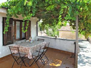 Μπαλκόνι ή βεράντα στο Holiday Home Casa Massabovi - IMP244 by Interhome