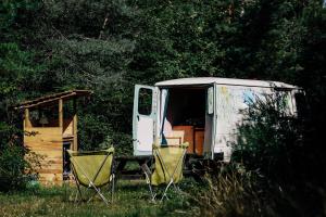Fotografie z fotogalerie ubytování Logement insolite L'heureux hasard - van vintage v destinaci Contres
