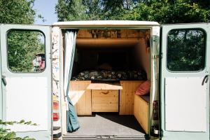 Fotografie z fotogalerie ubytování Logement insolite L'heureux hasard - van vintage v destinaci Contres