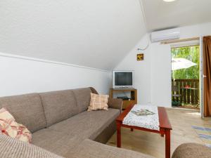 TV a/nebo společenská místnost v ubytování Apartment Kemping by Interhome
