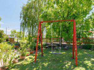 Plac zabaw dla dzieci w obiekcie Apartment Kemping by Interhome