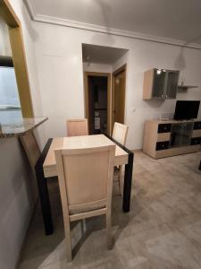 Kuchyň nebo kuchyňský kout v ubytování Apartamento en Oropesa