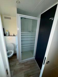 Koupelna v ubytování Mobilhome 6 personnes Hudimesnil