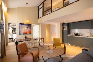 Кухня або міні-кухня у Palais Ségurane Boutique Hôtel