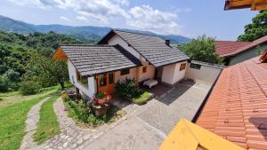 Nespecifikovaný výhled na hory nebo výhled na hory při pohledu z apartmánu
