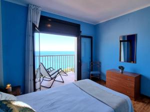 A bed or beds in a room at 5594 Apartment in Llançà