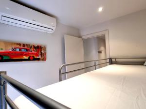Postel nebo postele na pokoji v ubytování 182 Apartment in Llançà