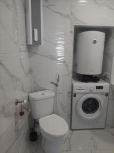 Koupelna v ubytování "Vera old City" + 20 fotografií