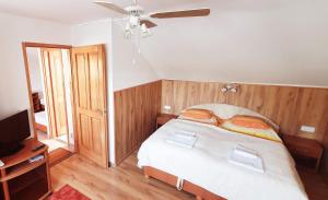 Katil atau katil-katil dalam bilik di Apart Júlia Villa