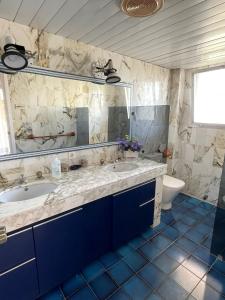 Koupelna v ubytování Apartamento en primera línea de mar