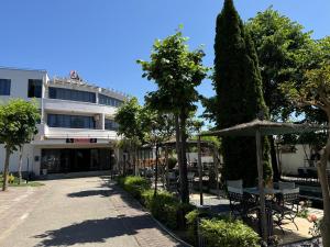 Zgradba, v kateri se nahaja hotel