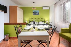 Posezení v ubytování Studio Apartment