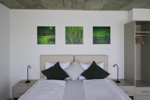 Postel nebo postele na pokoji v ubytování Aabach Hotel