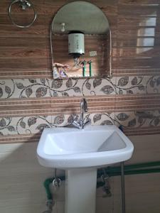 Koupelna v ubytování Shiva Homestay
