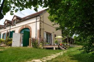 Κήπος έξω από το Joli gîte en pleine campagne à 12 min de Sens