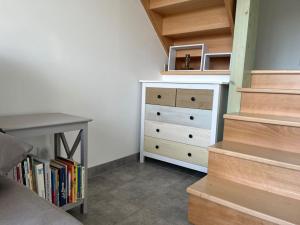 Η βιβλιοθήκη της παραθεριστικής κατοικίας