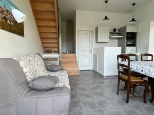 Η κουζίνα ή μικρή κουζίνα στο Joli gîte en pleine campagne à 12 min de Sens +20 φωτογραφίες