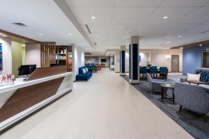 Posezení v ubytování Holiday Inn Express & Suites Vaughan-Southwest by IHG